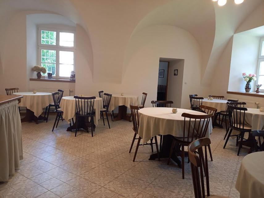 Penzion Zamek Rozsochatec Buitenkant foto