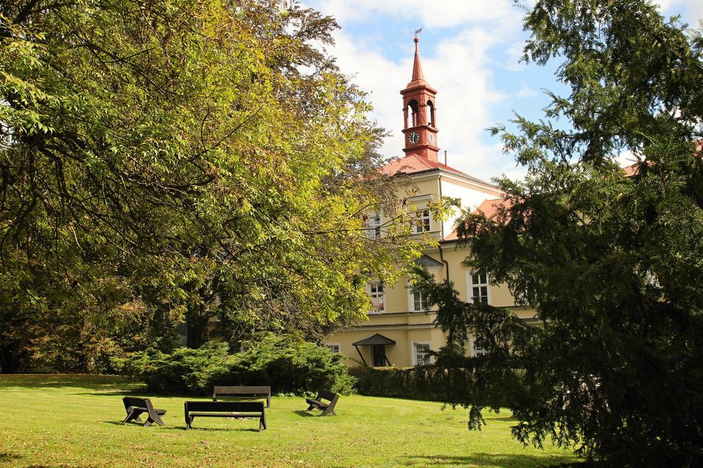 Penzion Zamek Rozsochatec Buitenkant foto